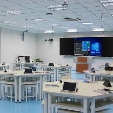 光能黑板 网络科技领域中的创新技术开发